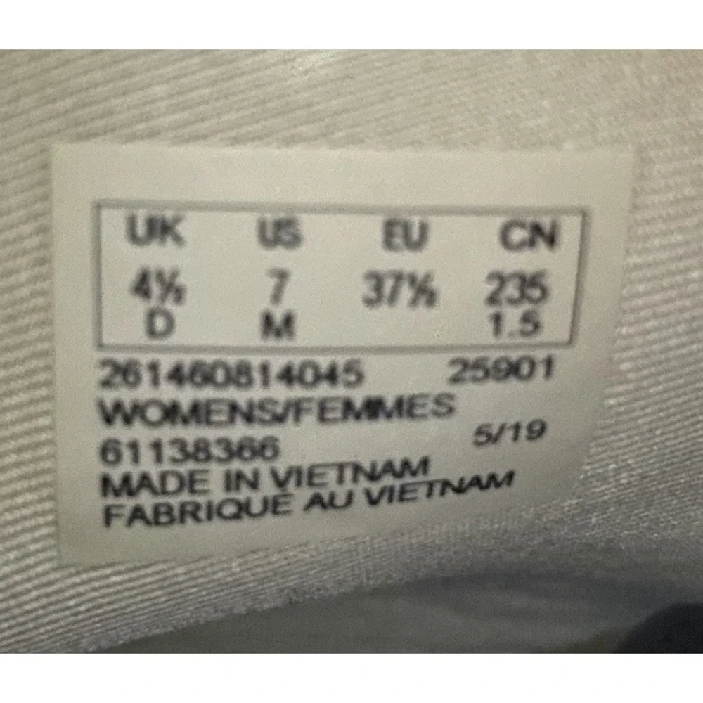 Clarks women step